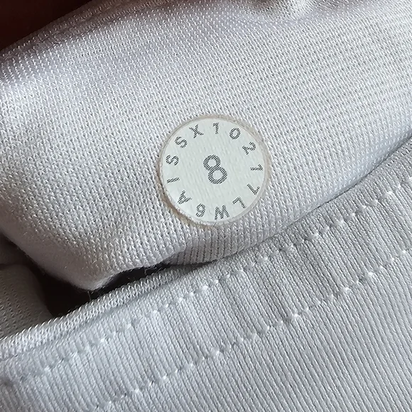 Lululemon High Rise Women's White Cropped Athletic Workout Leggings Size 8 - Picture 4 of 4